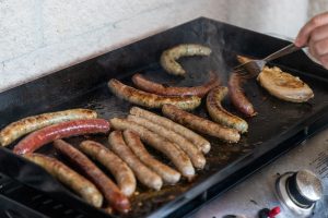 Apéro dinatoire, buffet ou plancha avec 1 kg de saucisses