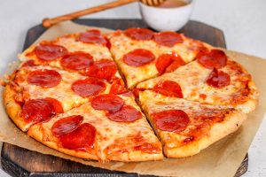 Pepperoni : la pizza américaine au salami épicé et croustillant