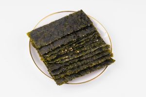 Comment les algues sont transformées en produits alimentaires dans les entreprises parisiennes